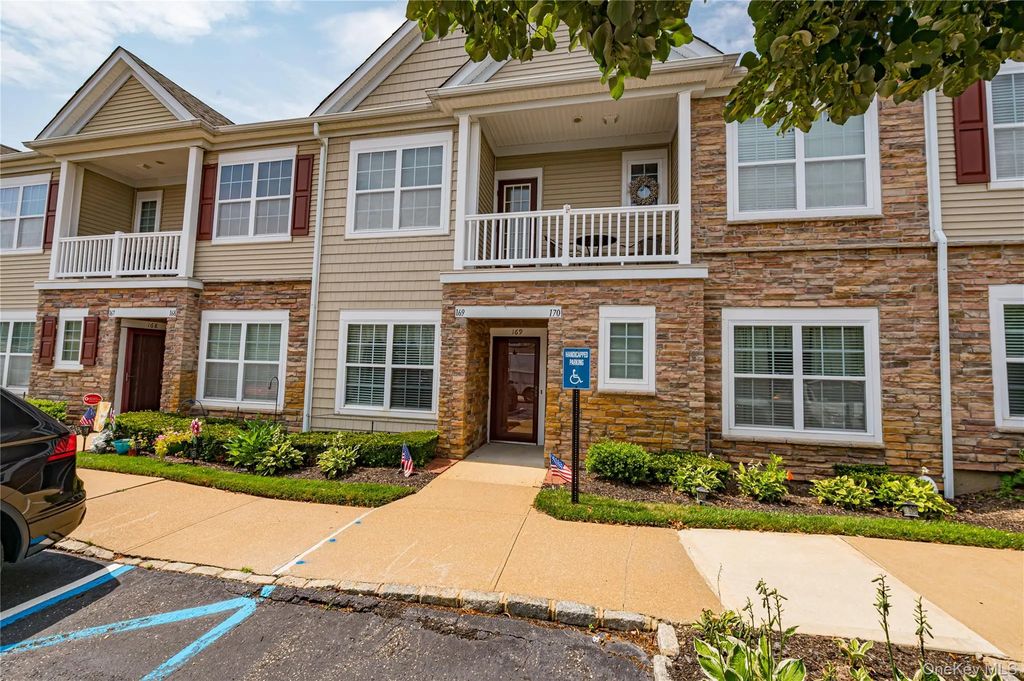 169 Southampton Drive, Massapequa