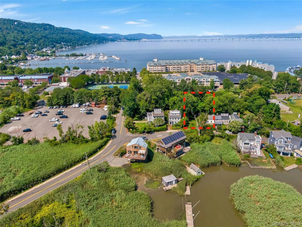 112 Paradise Avenue, Piermont