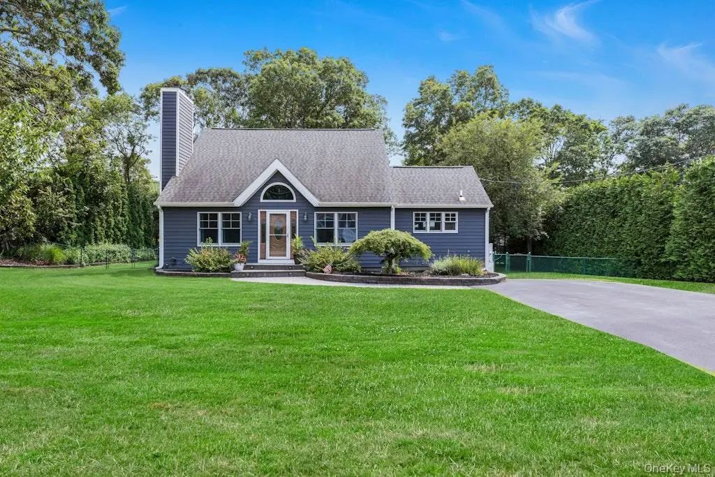 111 W Tiana Road, Hampton Bays