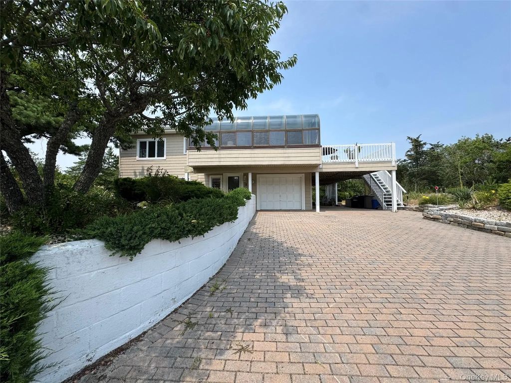 83 Hawser Drive, Oak Beach