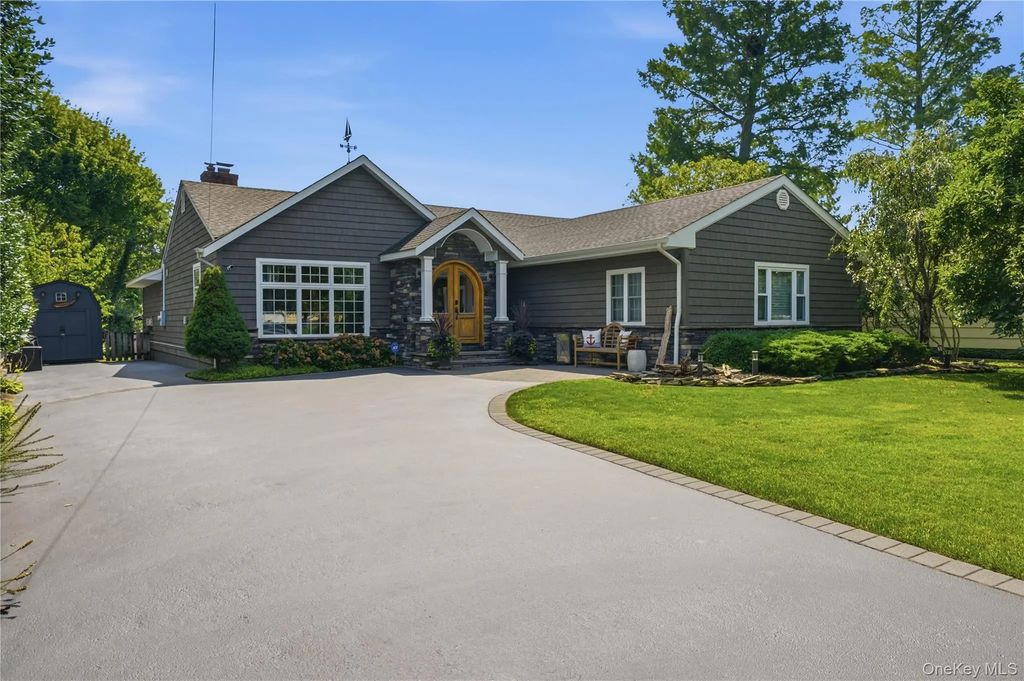 57 Wingam Drive, Islip