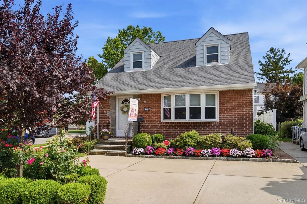 24 Broadmoor Lane, Westbury