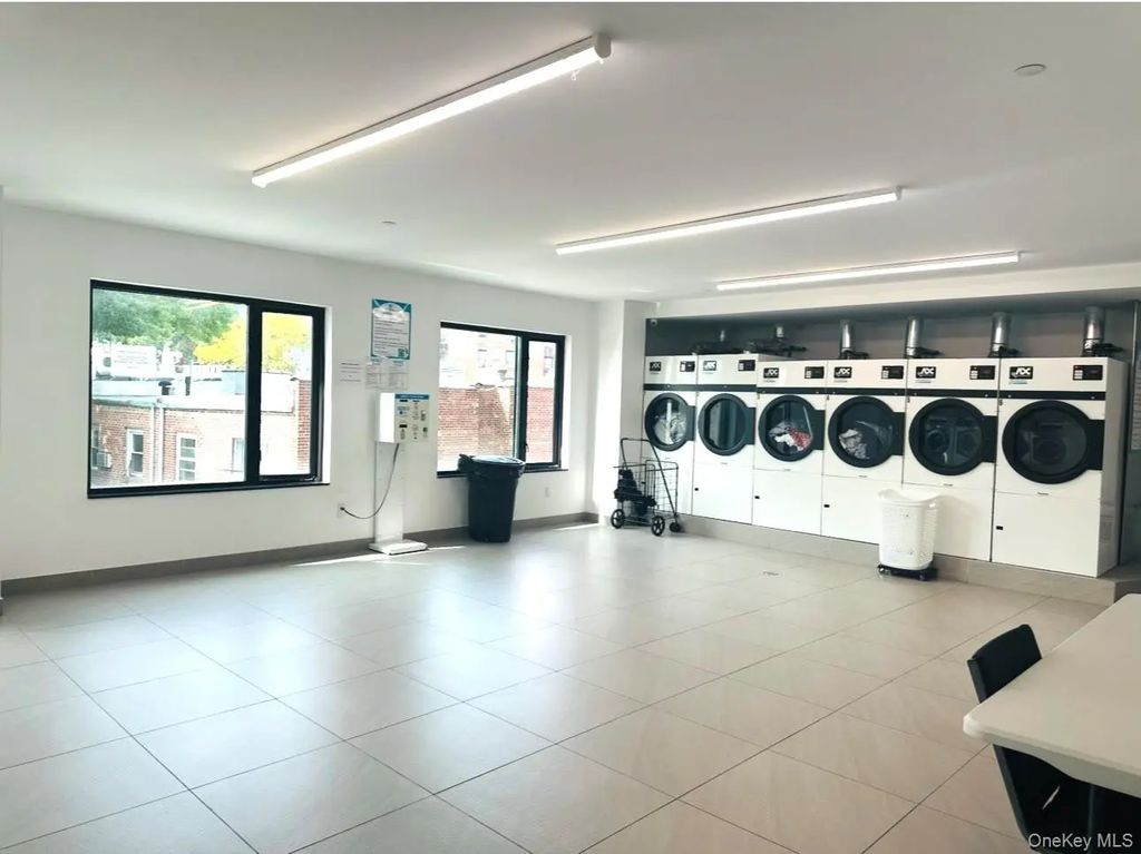 62-98 Woodhaven Boulevard # 3j, Rego Park