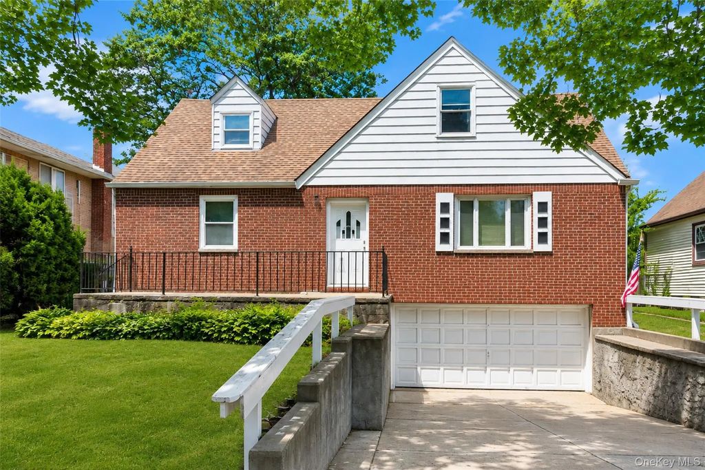 325 W Valley Stream Boulevard, Valley Stream