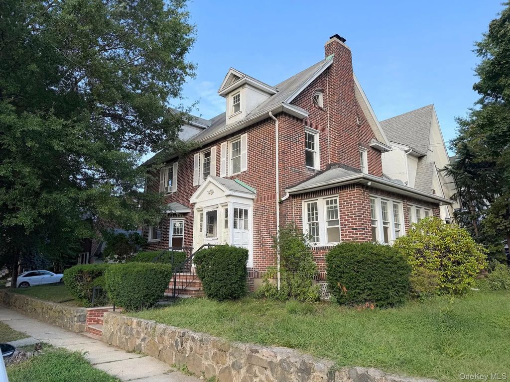 168-01 32nd Avenue, Flushing