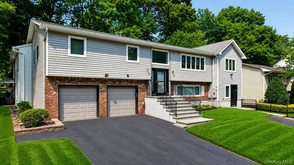 10 Sam Law Drive, Monsey