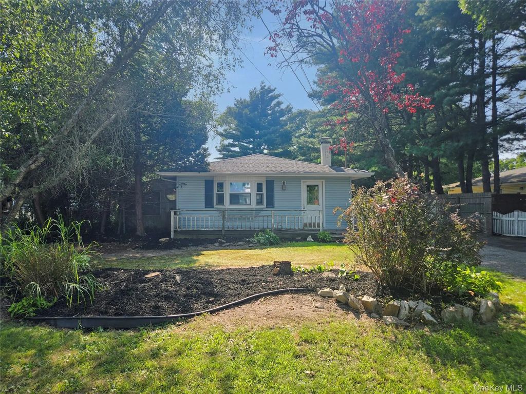 58 Terapin Street, Mastic
