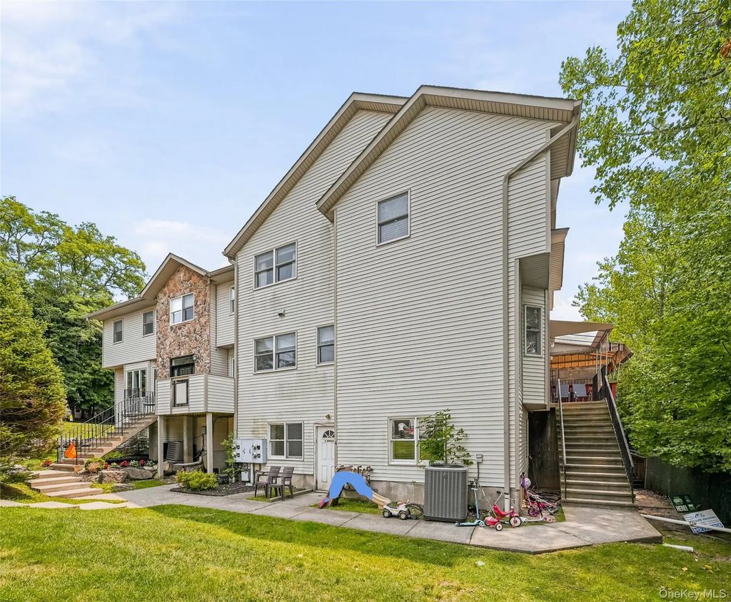 4 Spruill Court, Monsey