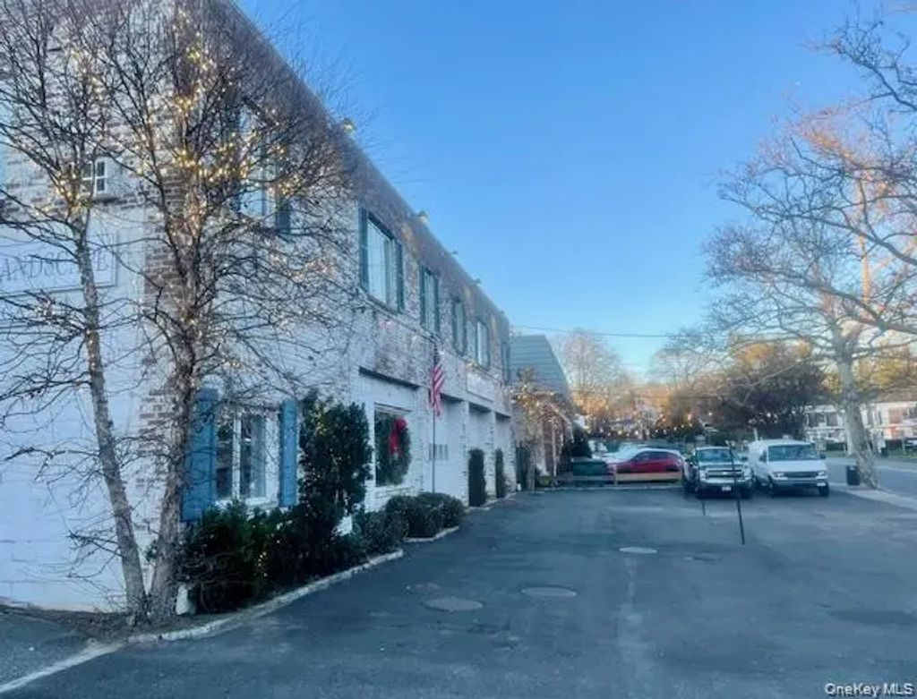 191 Birch Hill Road # 4, Locust Valley