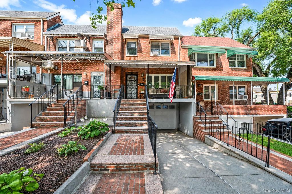 5120 69th Place, Woodside