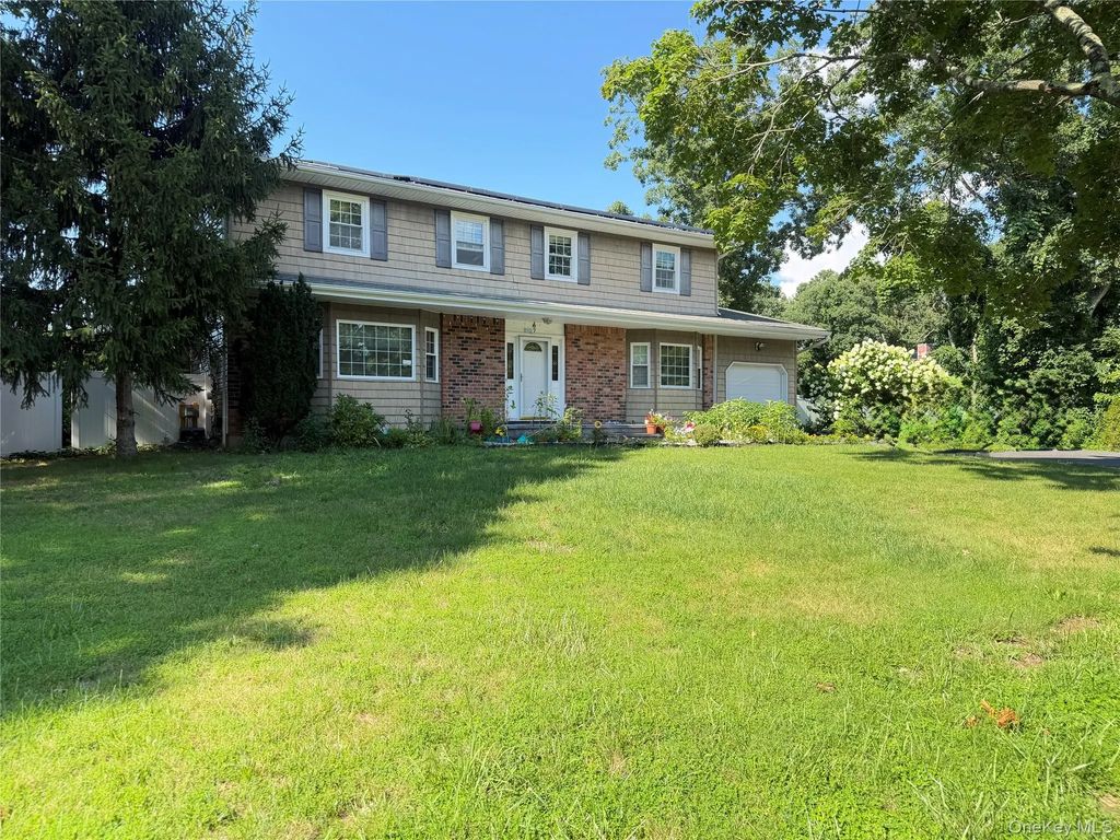 7 Estates Drive, Port Jefferson Station