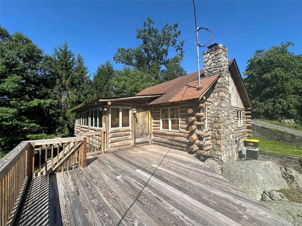 122 Woods Road, Greenwood Lake