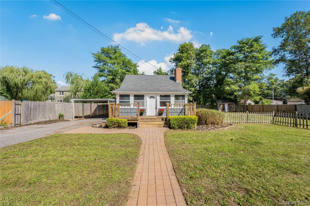 97 Magnolia Drive, Mastic Beach