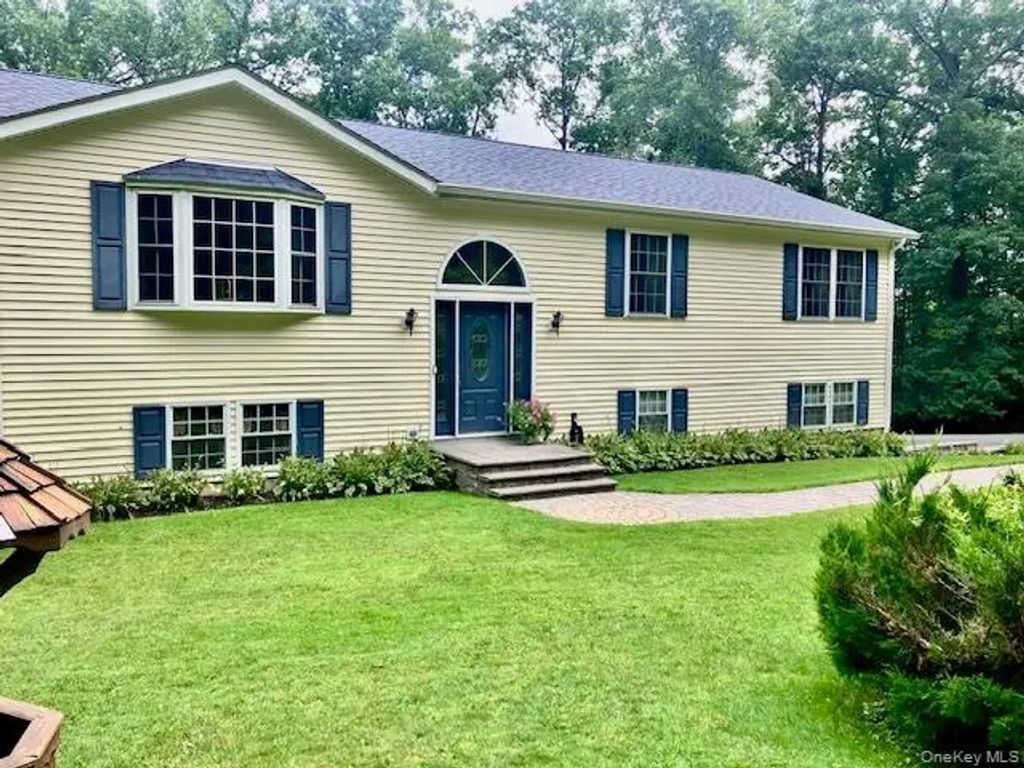 36 Carpenter Road, New Hampton
