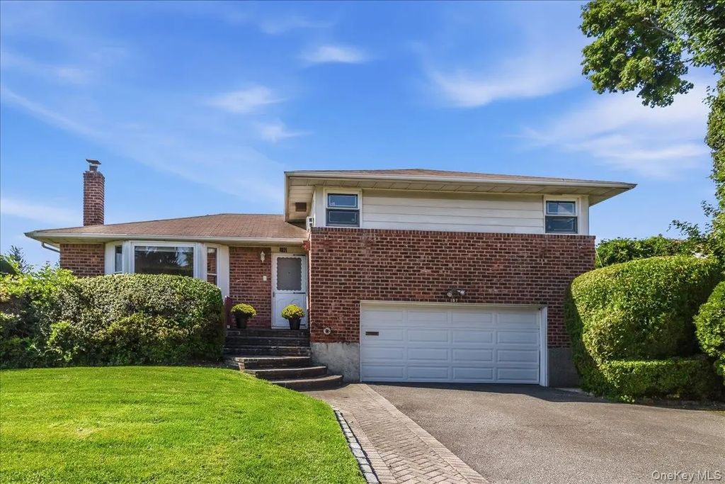 197 Stephen Street, Levittown