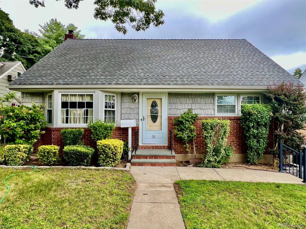 31 Edward Street, Lynbrook
