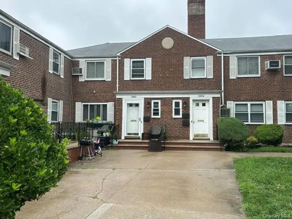 254-11 73rd Road # Unit B, Glen Oaks