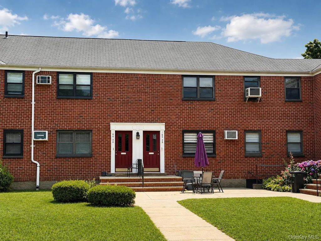16028 16th Avenue # 6-301, Whitestone