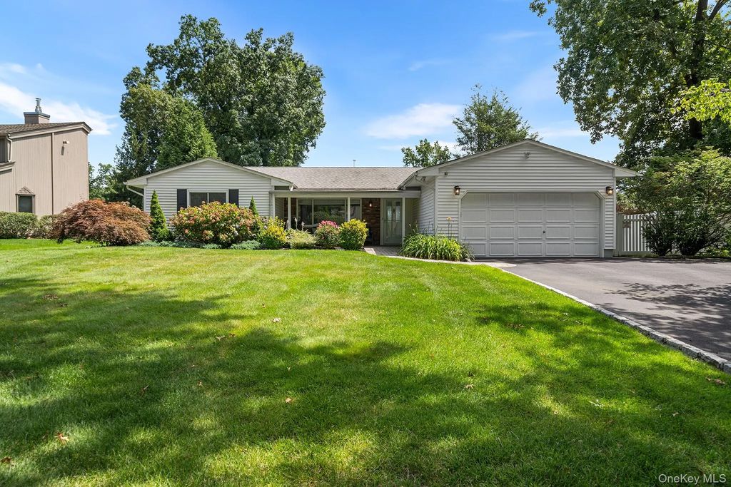 11 Pimlico Drive, Commack