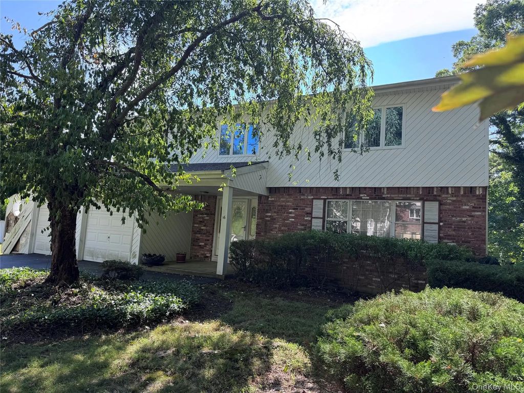 16 Herrick Avenue, Dix Hills