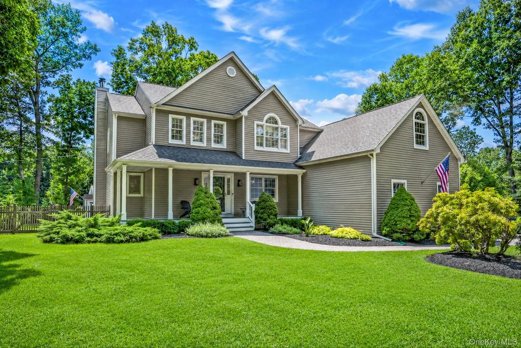 15 Cedar Lane, East Patchogue