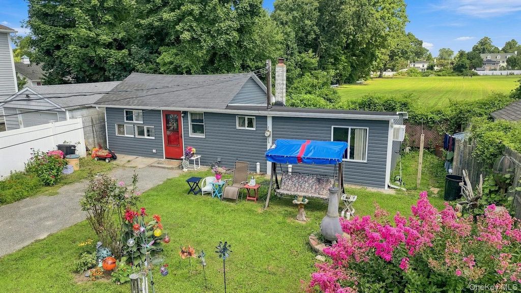 57 Sutton Court, West Islip