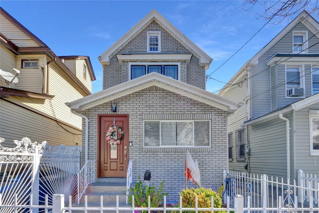 10749 117th Street, Richmond Hill