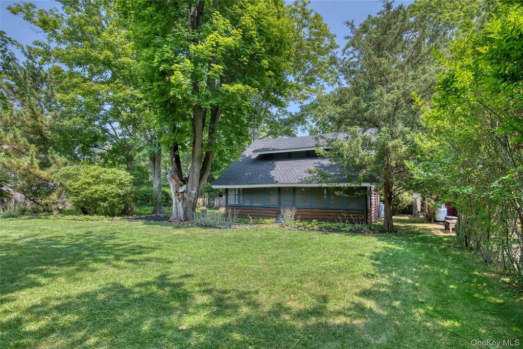 44 (1180) Sound Road, Greenport