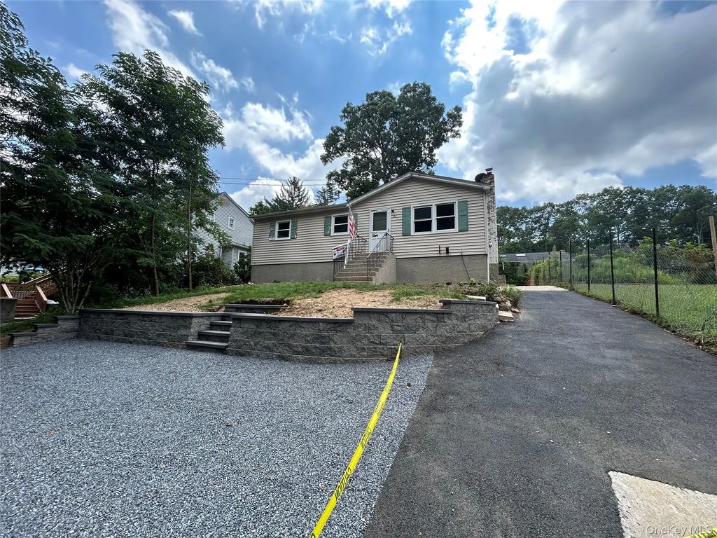 142 New York Avenue, Sound Beach