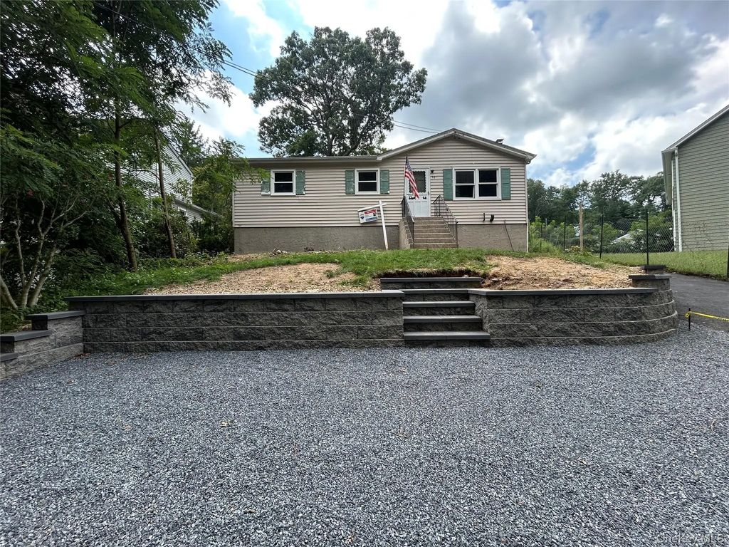 142 New York Avenue, Sound Beach