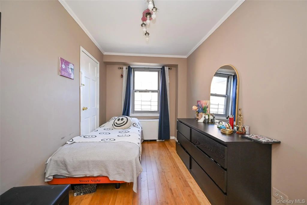 85-15 Main Street # 4i, Briarwood