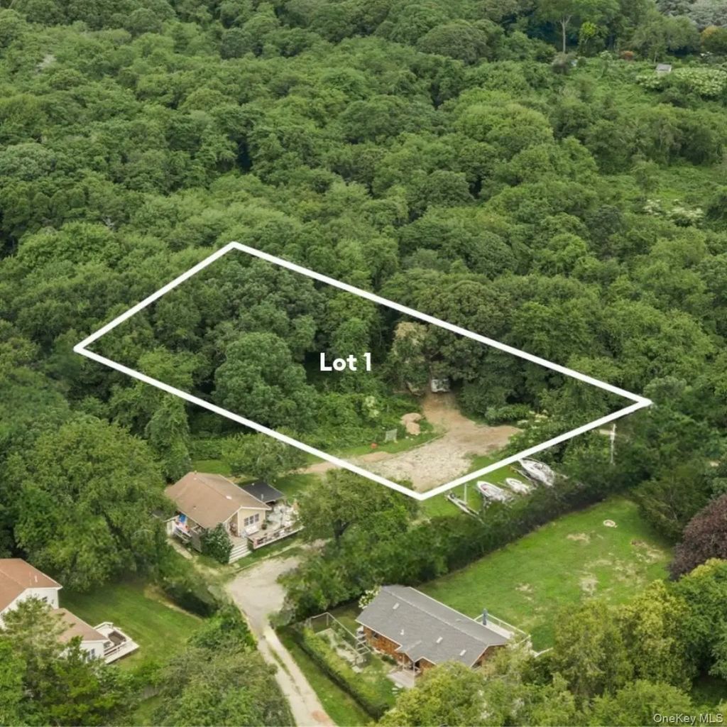 33 N Fairfax Road, Montauk
