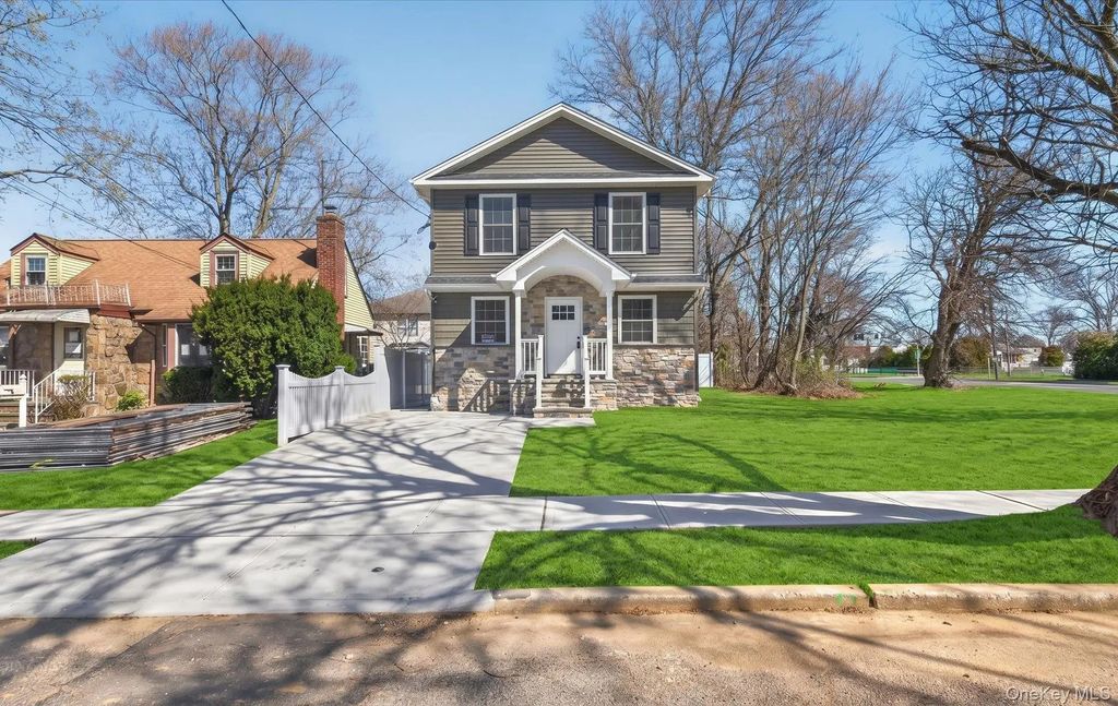 2461 Third Avenue, East Meadow