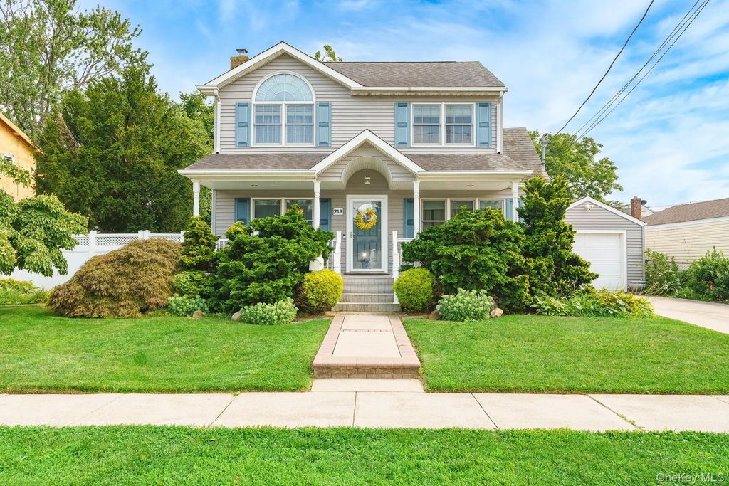 219 Leonard Street, North Bellmore