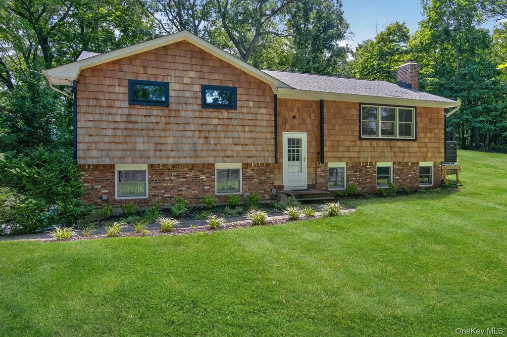 6a Rochester Court, Huntington