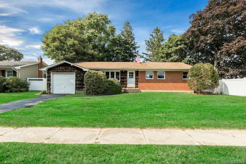 39 Alma Street, Sayville