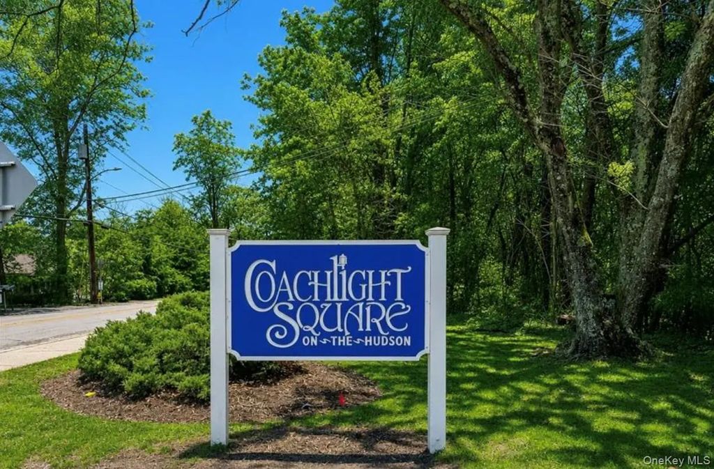 60 Coachlight Square # 60, Montrose