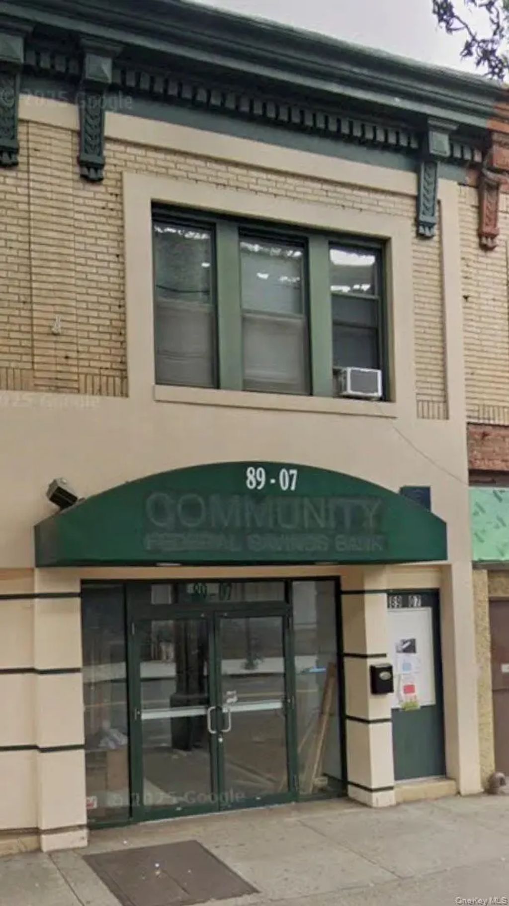 8907 Jamaica Avenue, Woodhaven
