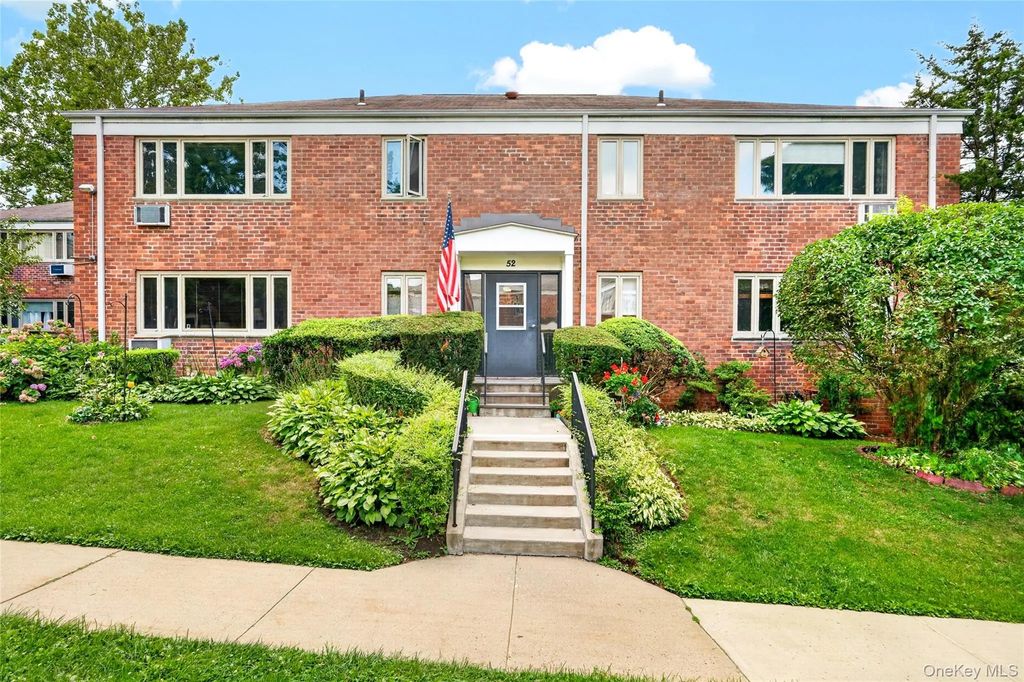 52 Lawrence Drive # D, White Plains