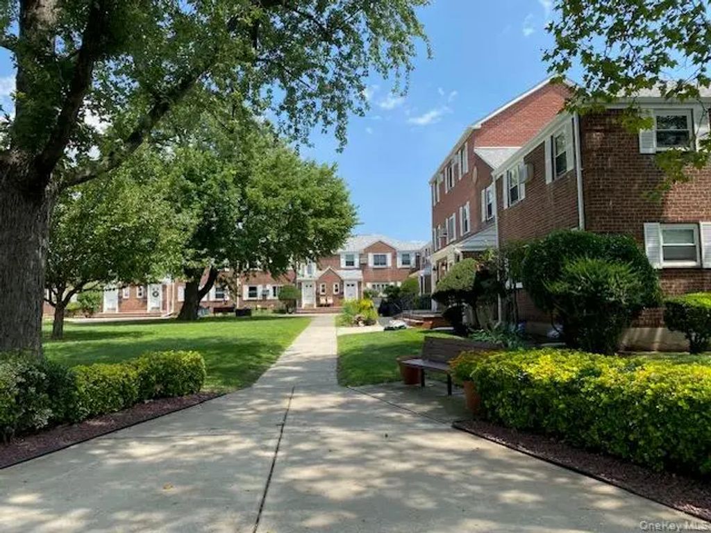 73-23 255th Street # G-2, Glen Oaks