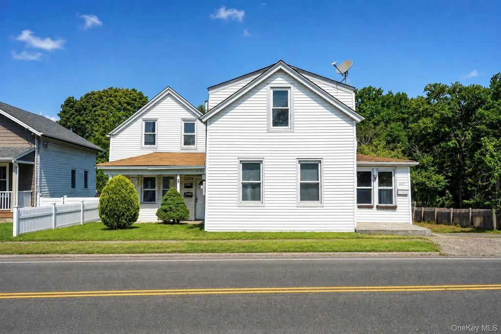 458-460 N Corona Avenue, Valley Stream