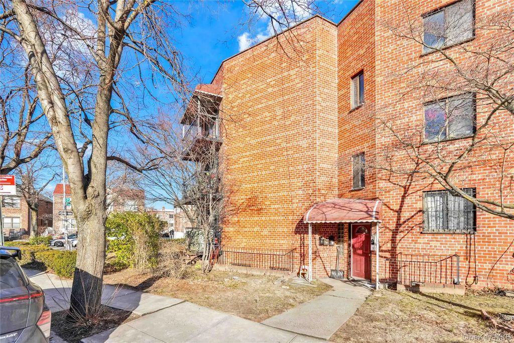67-07 Selfridge Street # 3rd Floor, Forest Hills
