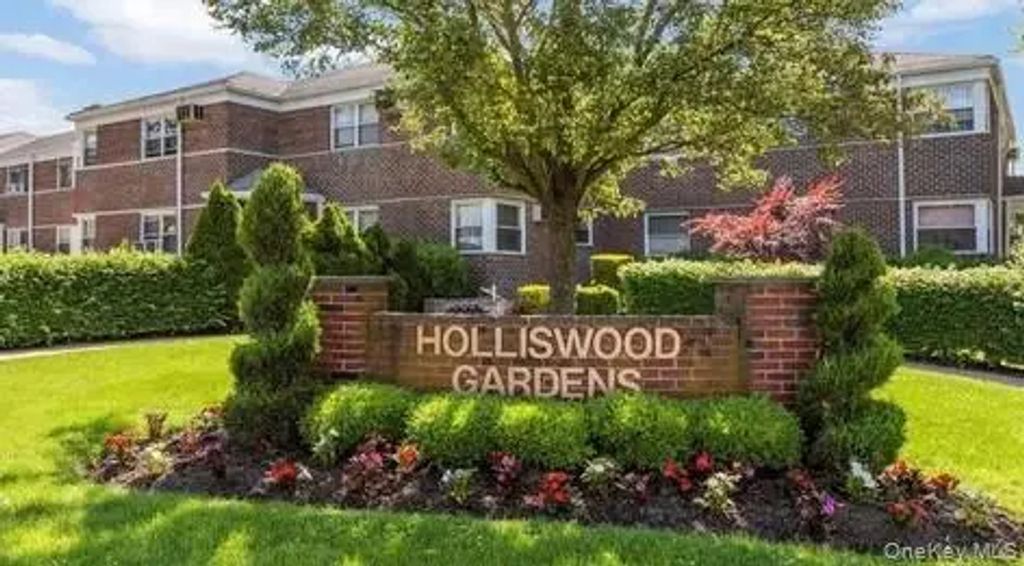196-08 Pompeii Avenue # 1b, Hollis