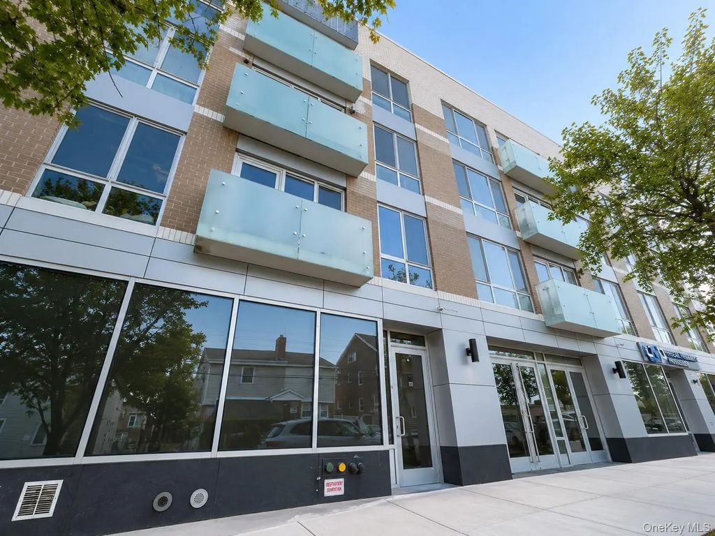158-16 79th Avenue, Fresh Meadows