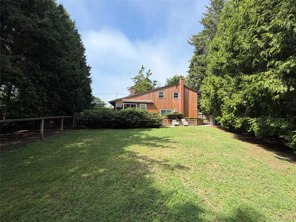 268 Mill Road, Westhampton