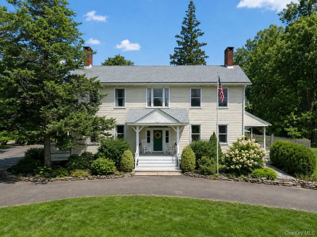 90 Quaker Avenue, Cornwall