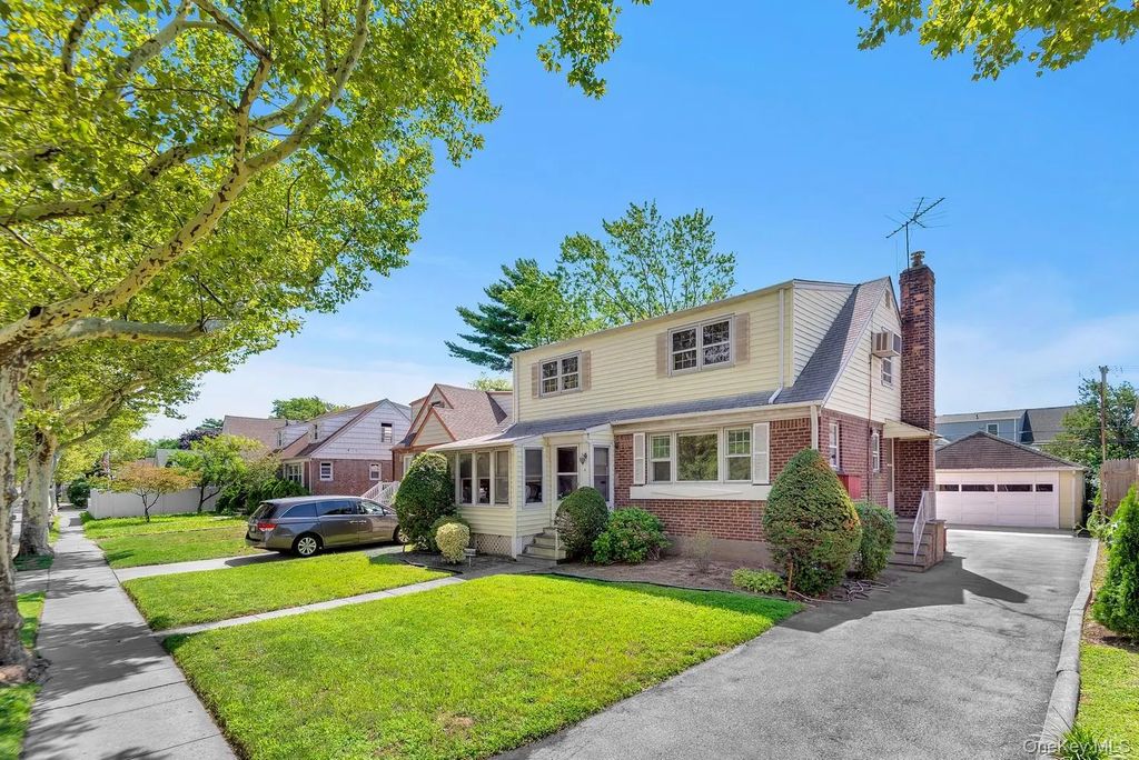 485 Peninsula Boulevard, Lynbrook