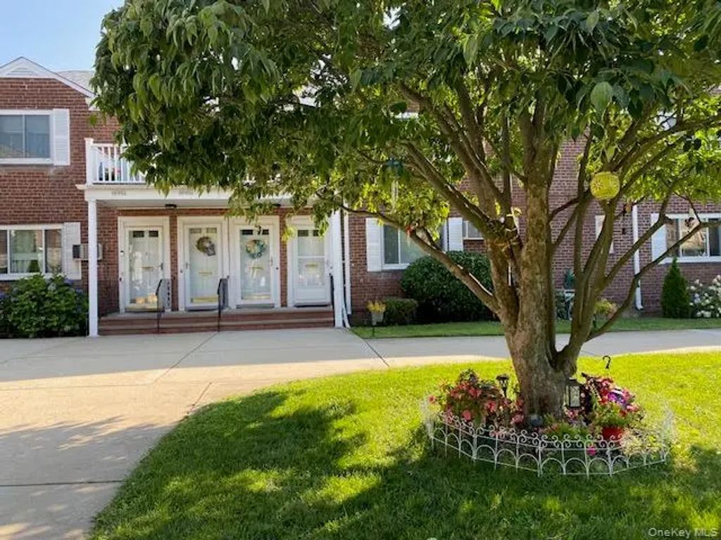 245-32 77th Crescent # F-1, Glen Oaks