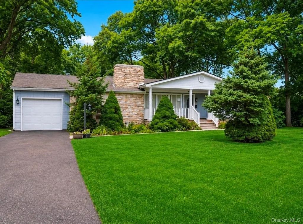 170 Division Avenue, Blue Point