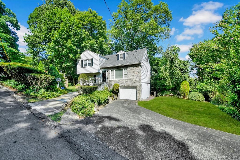 38 Stockbridge Road, Yonkers
